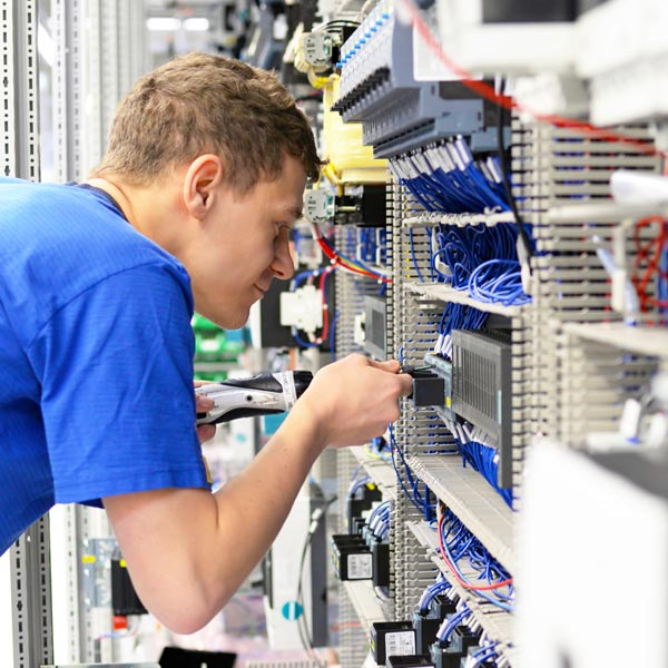 Elektrotechnik und professionelle Elektroinstallationen – smartETec Hollabrunn